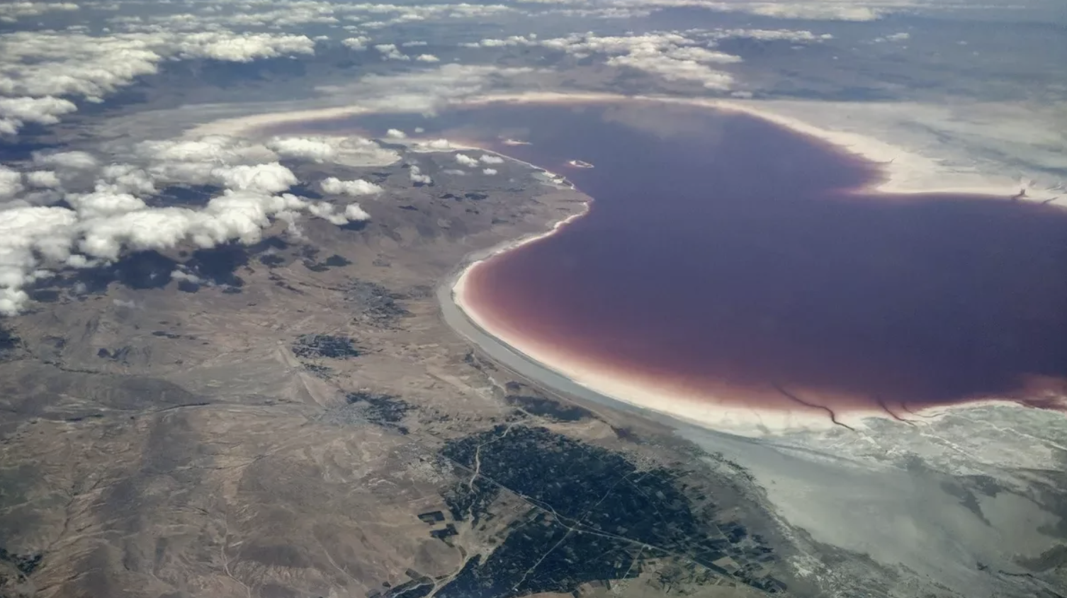 Ирандағы ең ірі тұзды көл түбегейлі құрғап қалуы мүмкін