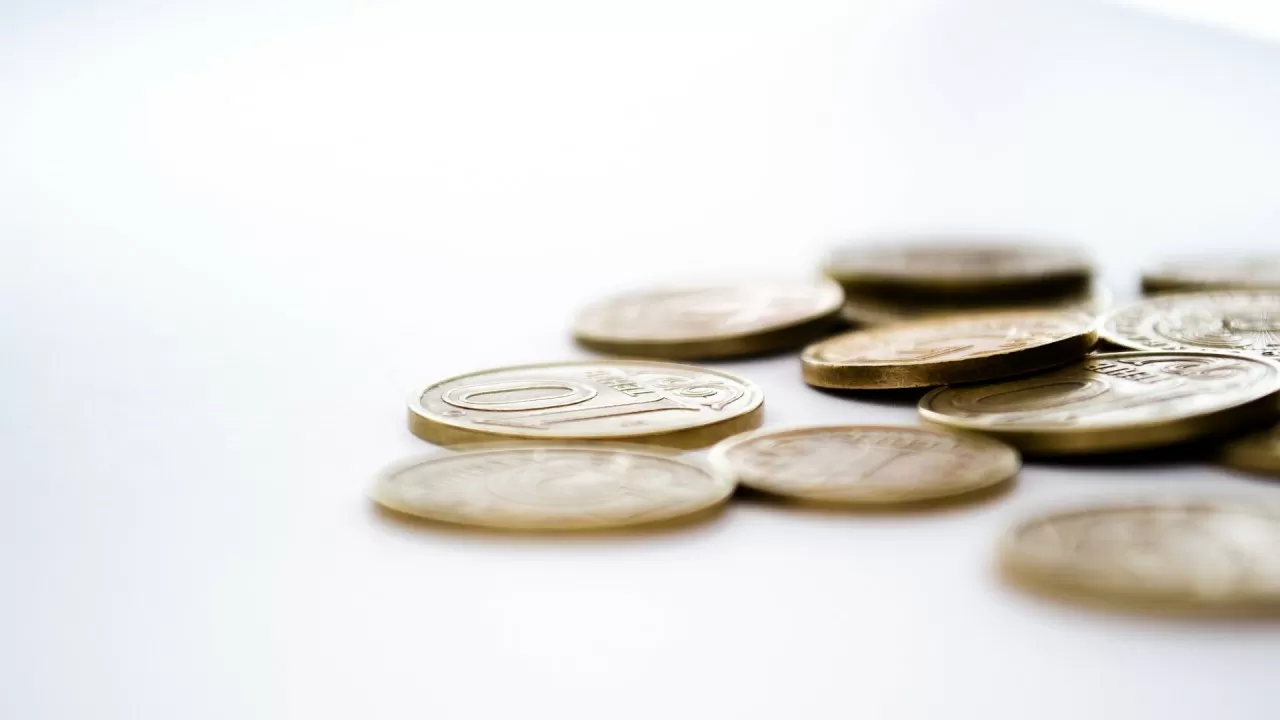 Тенге укрепился в январе на фоне рыночной стабильности 