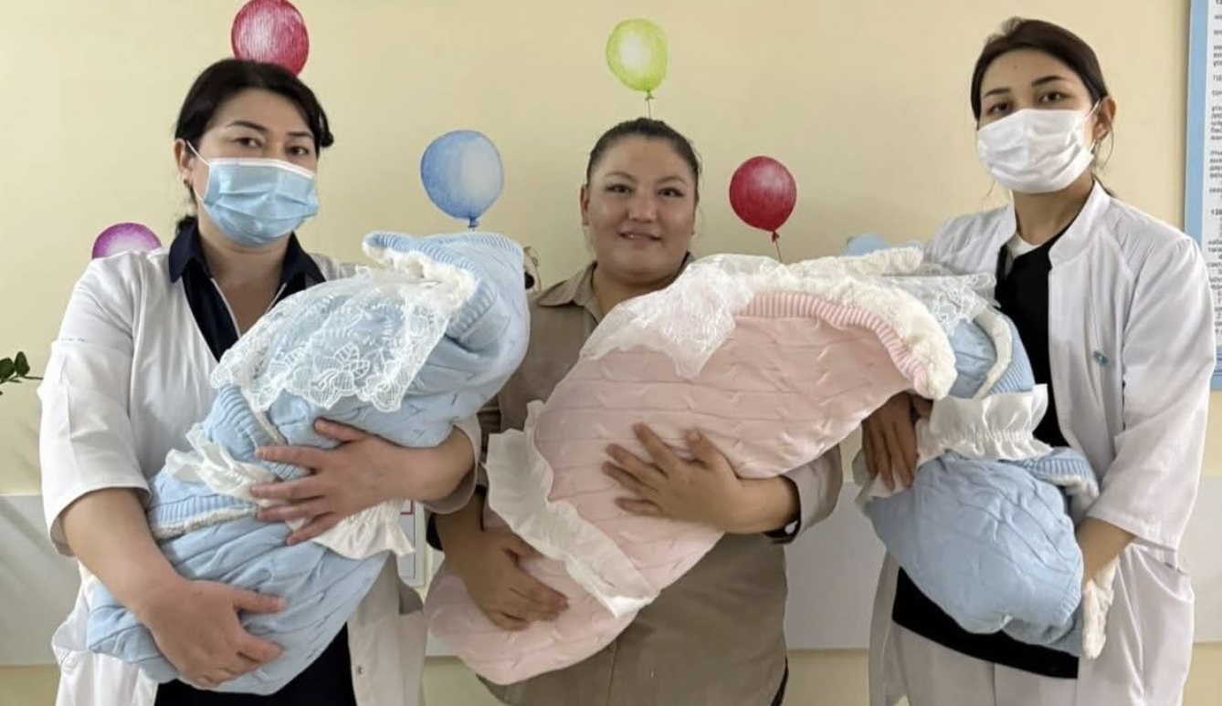 Шымкентте 31 жастағы әйел үшем босанып, 7 баланың анасы атанды