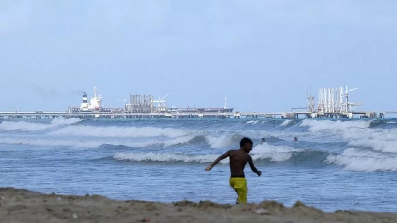 США задержали нефтяной танкер в Индийском океане