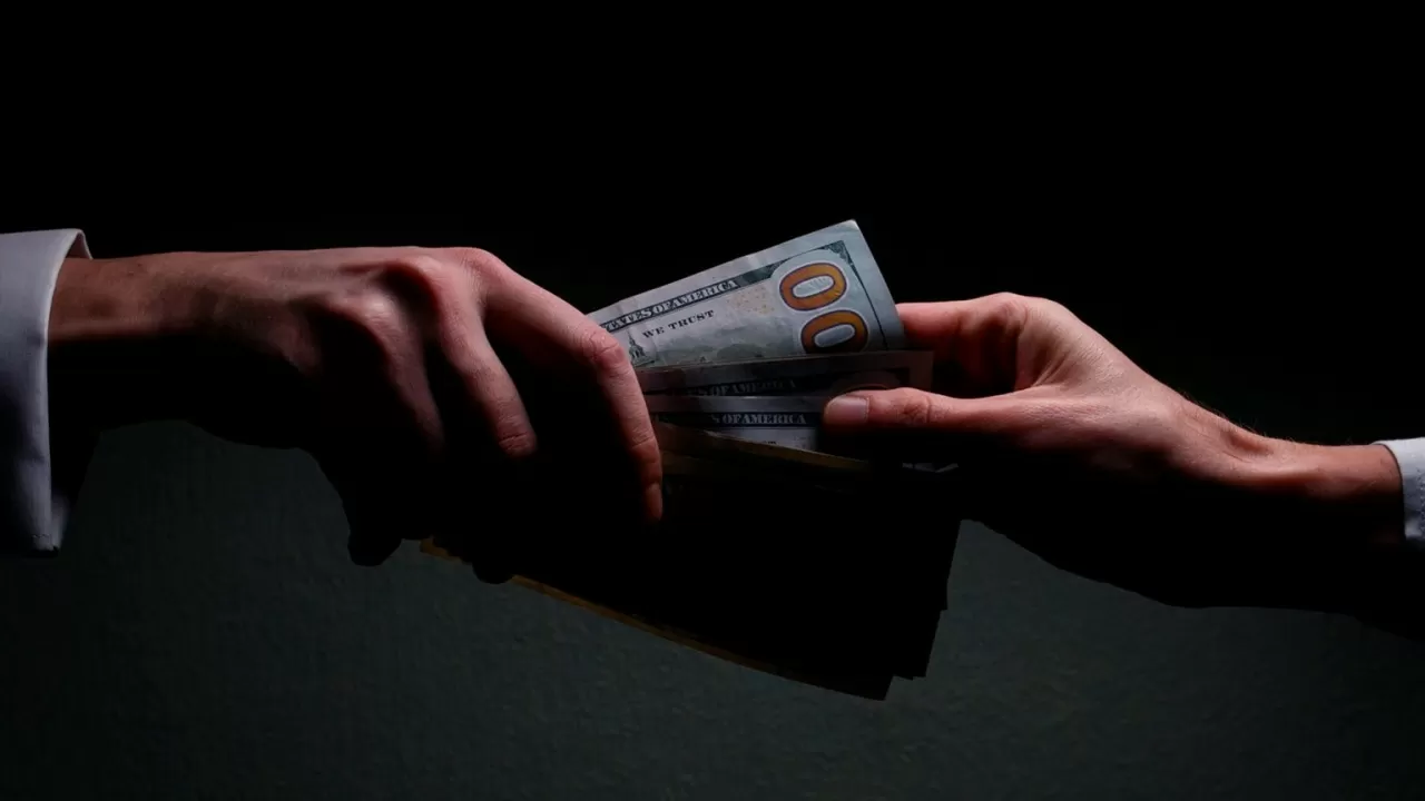 КНБ за месяц выявил более сотни коррупционных преступлений 