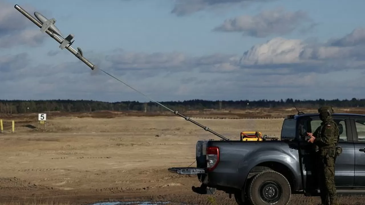 В Польше на военную часть упал неопознанный беспилотник