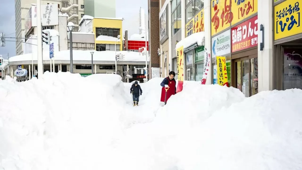Сильнейшие снегопады в Японии: число жертв вновь увеличилось 