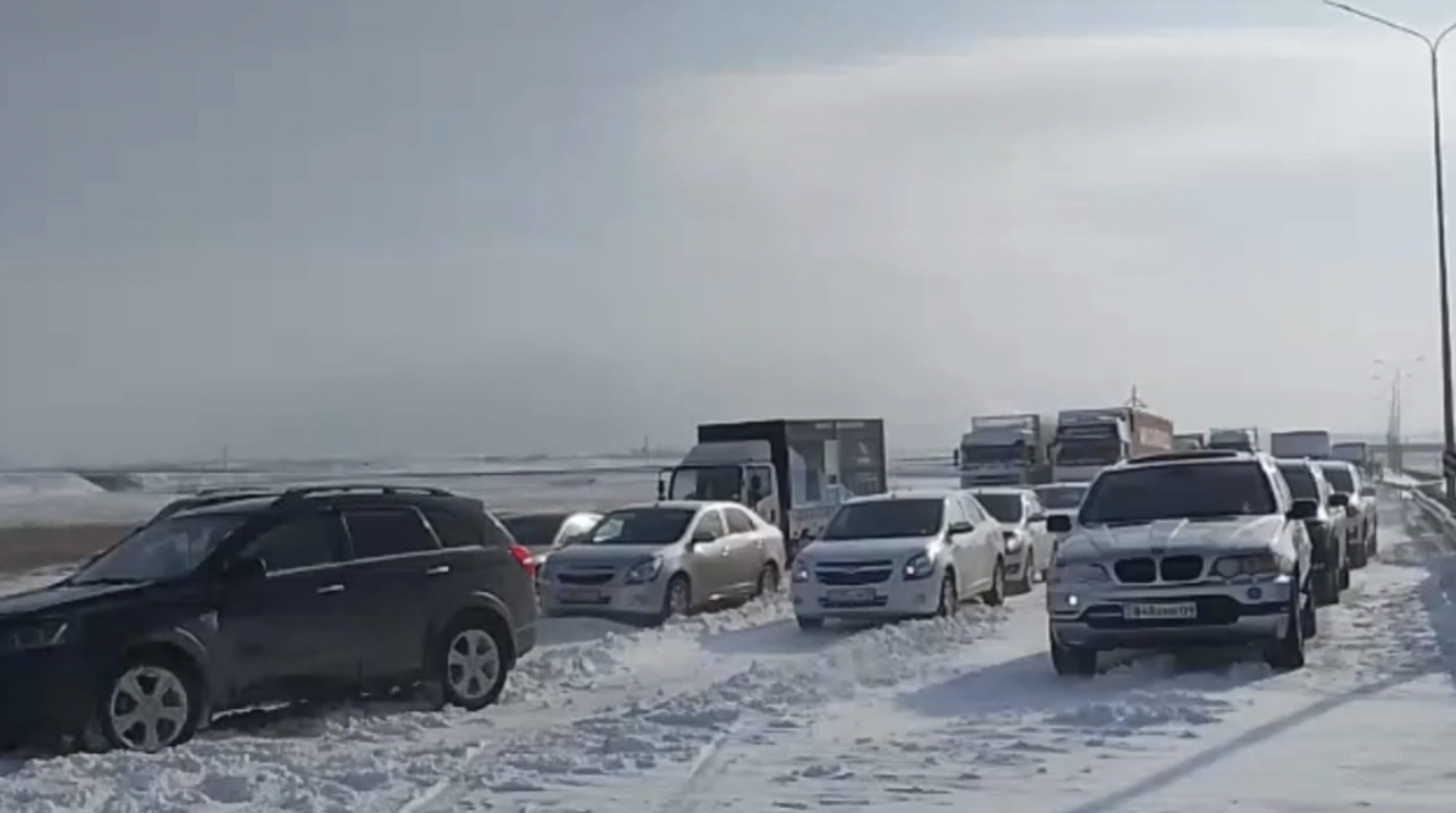 Қарағанды облысында 850 көлік қар құрсауында қалды