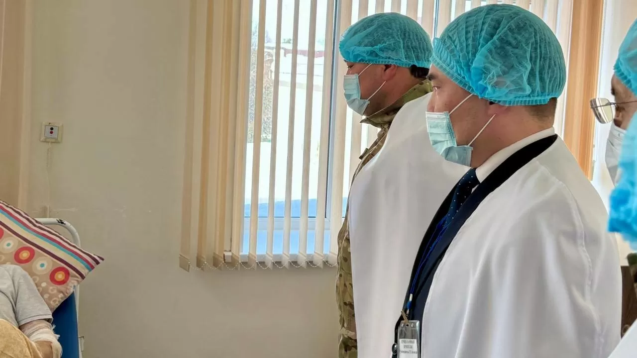 Глава МЧС посетил пострадавших после пожара в Щучинске 