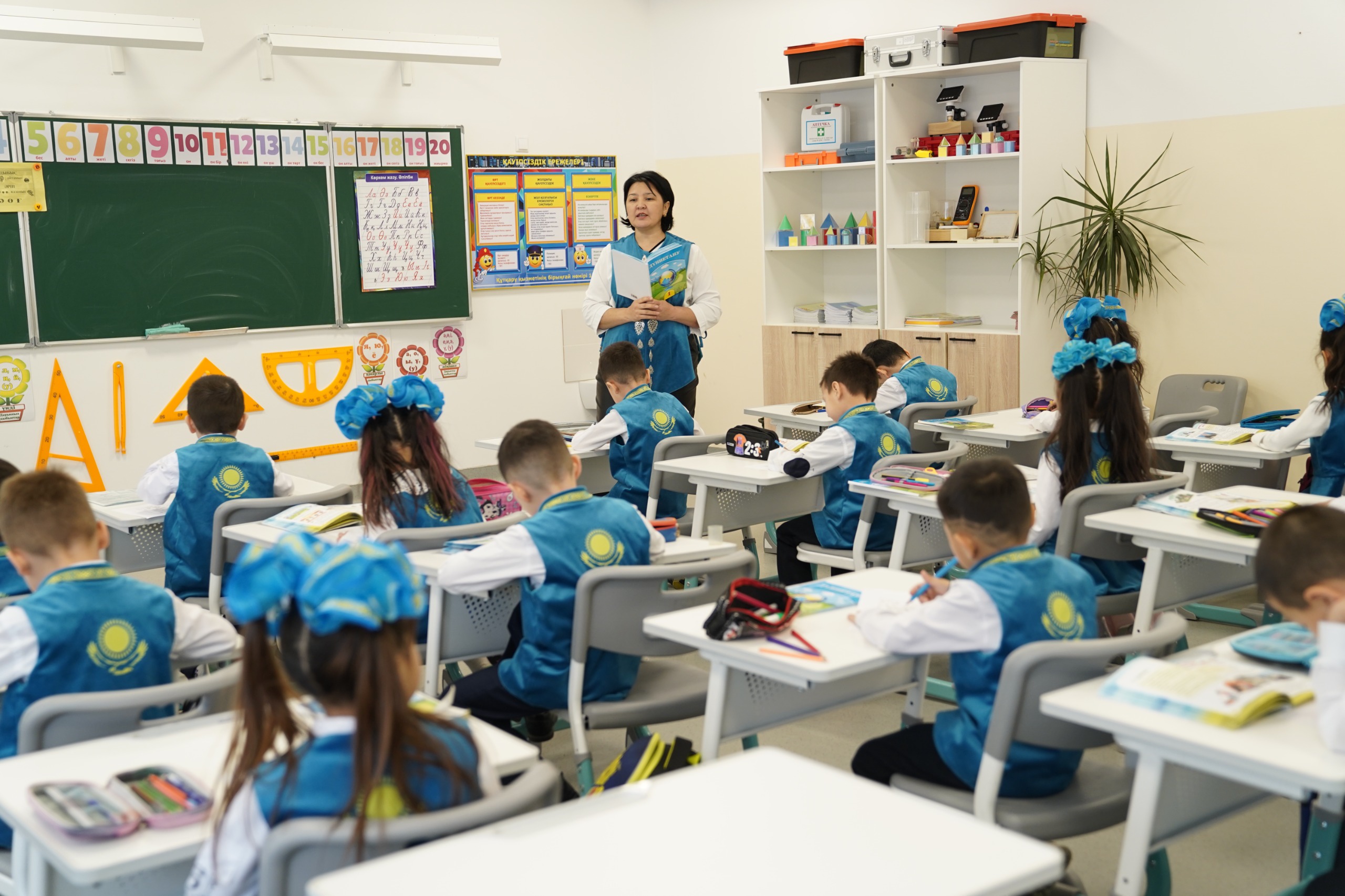 Мектептерде санитариялық бақылау күшейтіледі: басты назар &ndash; оқушылардың көру қабілетіне