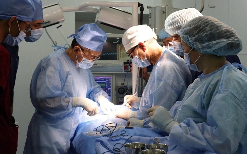 Алматыда сәбидің асқазанынан 31 магнит алынды