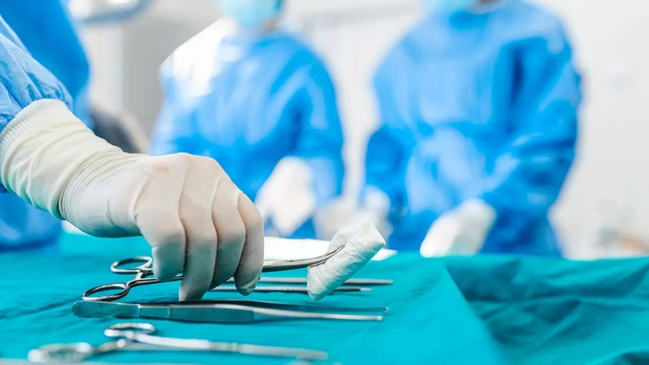 Кыргызстан предлагает запретить смену пола 