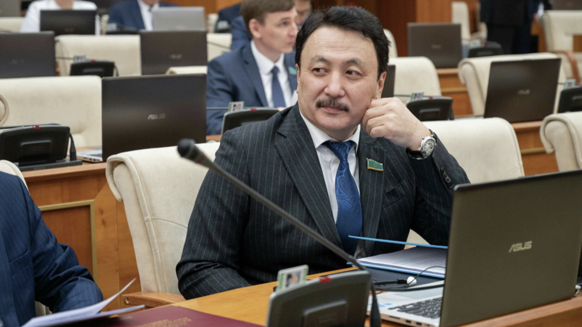 Депутат халықтың денсаулық сақтау жүйесіне деген сенімін әлсірететін жайтты атады