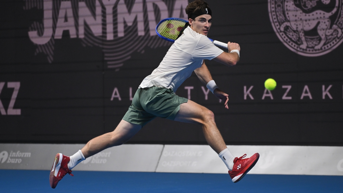 Два казахстанца прошли старт "Челленджера" в Лилле 