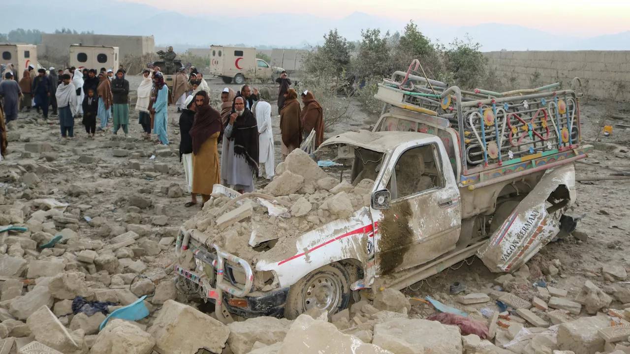 Пәкістан мен Ауғанстан арасындағы қақтығыс: екі тарап бір-біріне соққы жасады