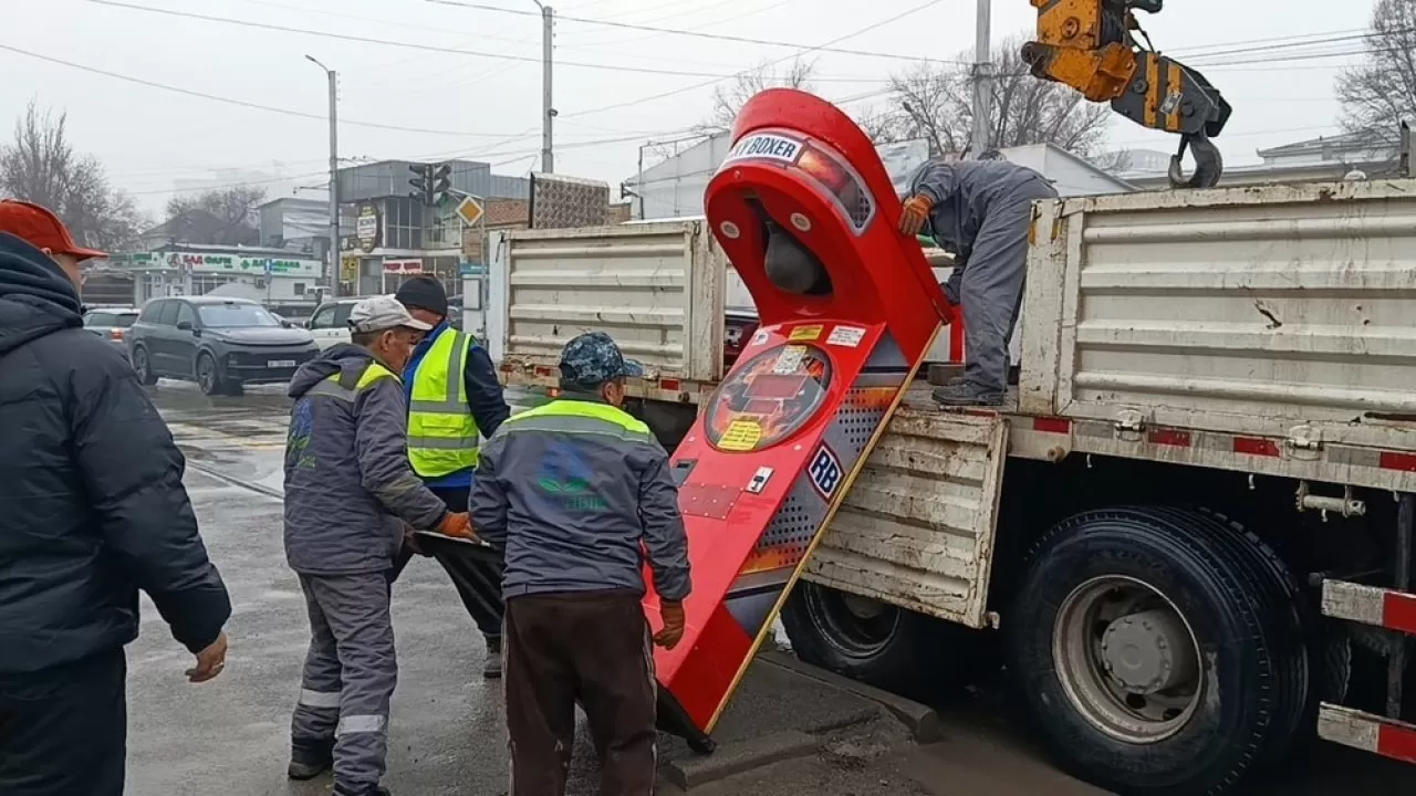 Сосед Казахстана избавляется от силомеров на улицах
