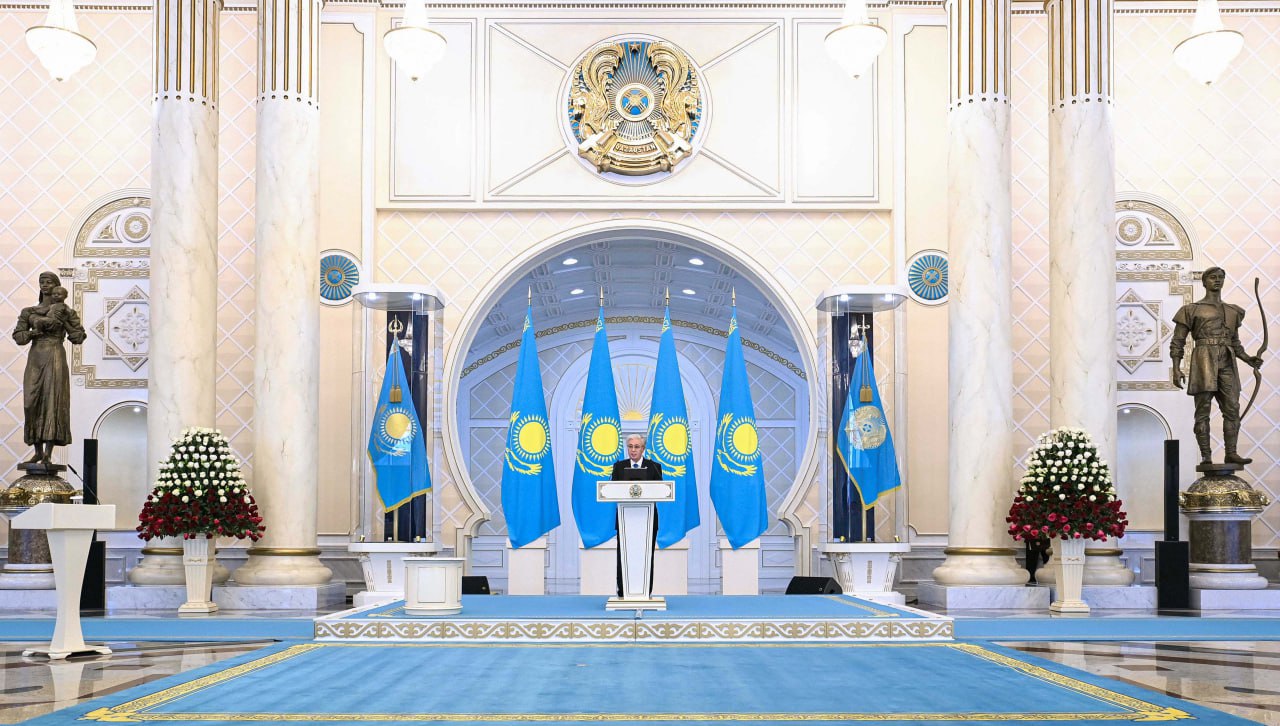 Қасым-Жомарт Тоқаев: Намысты қолдан бермей, байрақты бәсекеде топ жардыңыздар!