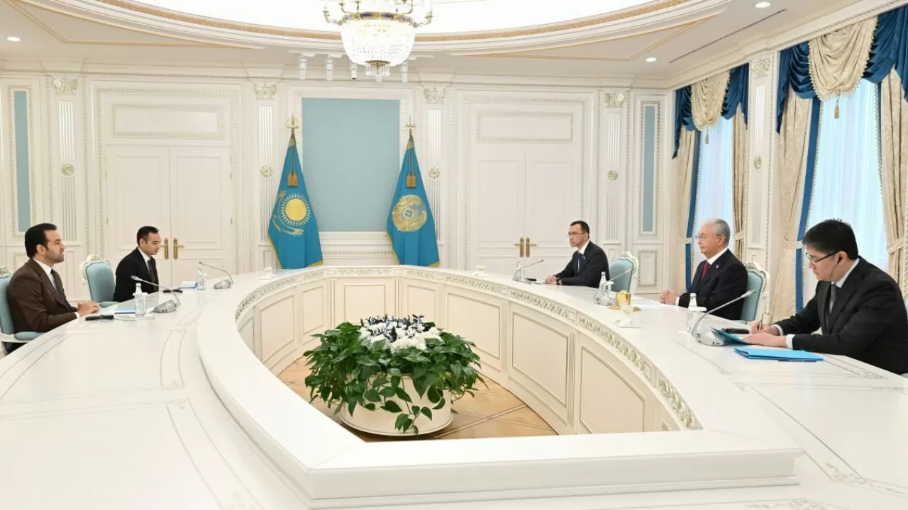 Токаев наградил орденом генсека Мусульманского совета старейшин