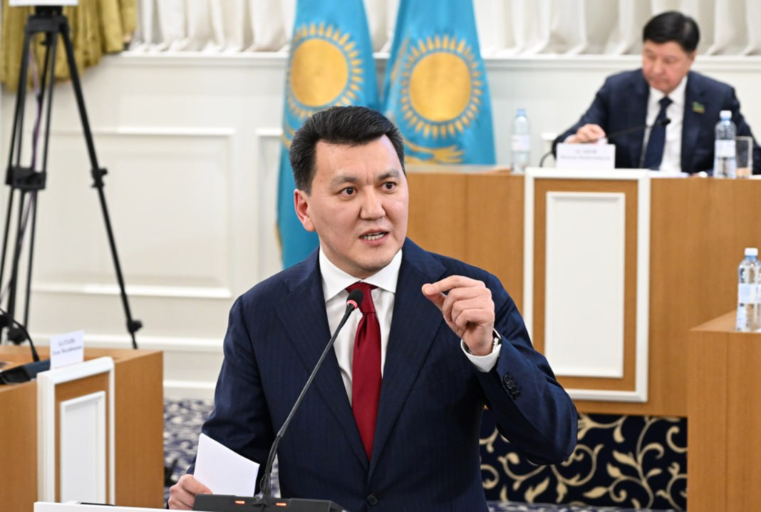 Келешекте Қазақстан жаңа Конституция арқылы өзге елдерге үлгі болады &ndash; Ерлан Қарин