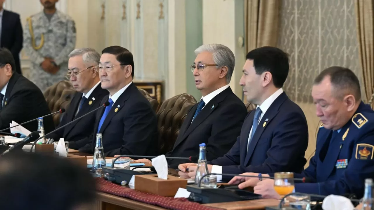 Токаев пригласил премьер-министра Пакистана посетить Казахстан 