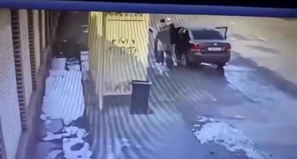 Таразда оқушы қызды ұрламақ болған ағайынды екі жігіт қамауға алынды 