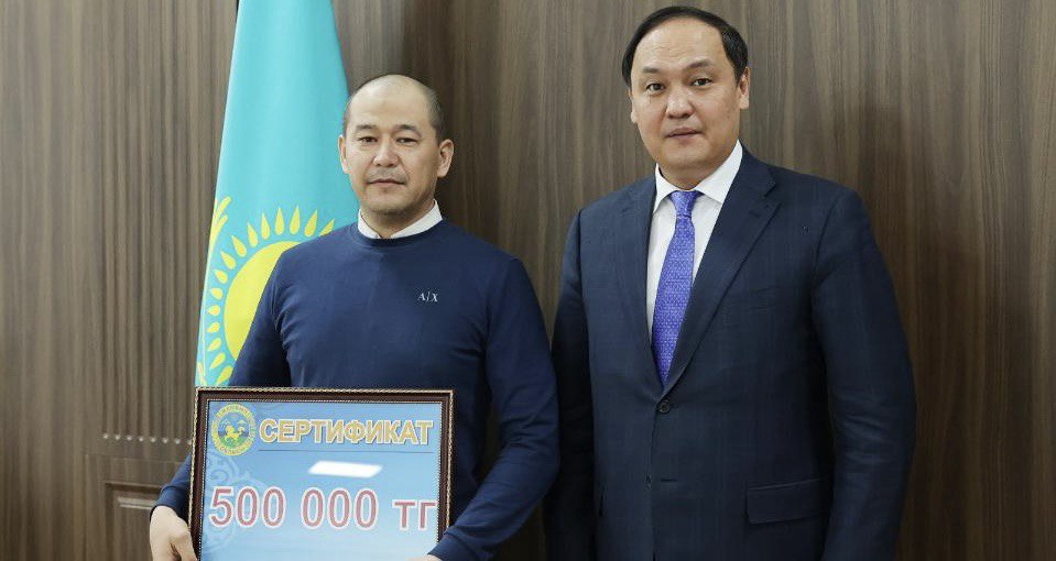 Таразда 13 жасар қызды құтқарған ер адамға 500 мың теңге берілді