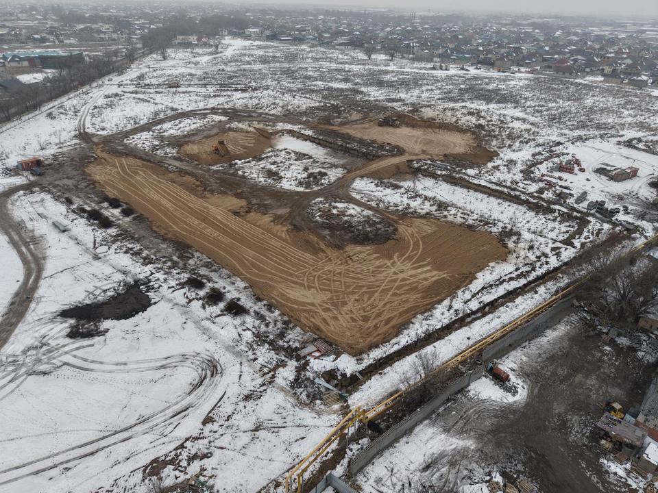 Алматыда заңсыз салынған тұрғын үй кешенін бұзу басталды