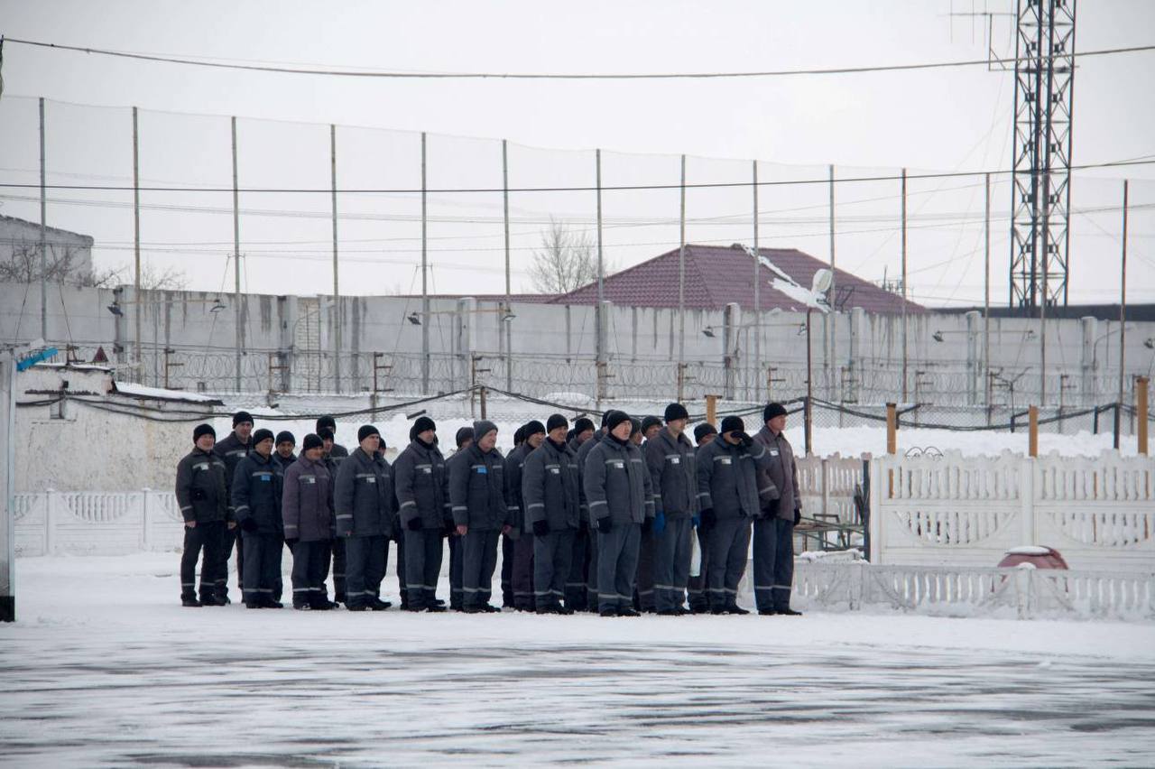 Қоныс колонияларында жазасын өтеушілерге смартфон ұстауға рұқсат берілуі мүмкін