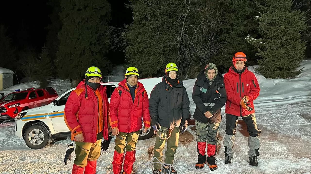 В горах Алматы вечерняя прогулка едва не закончилась трагедией 