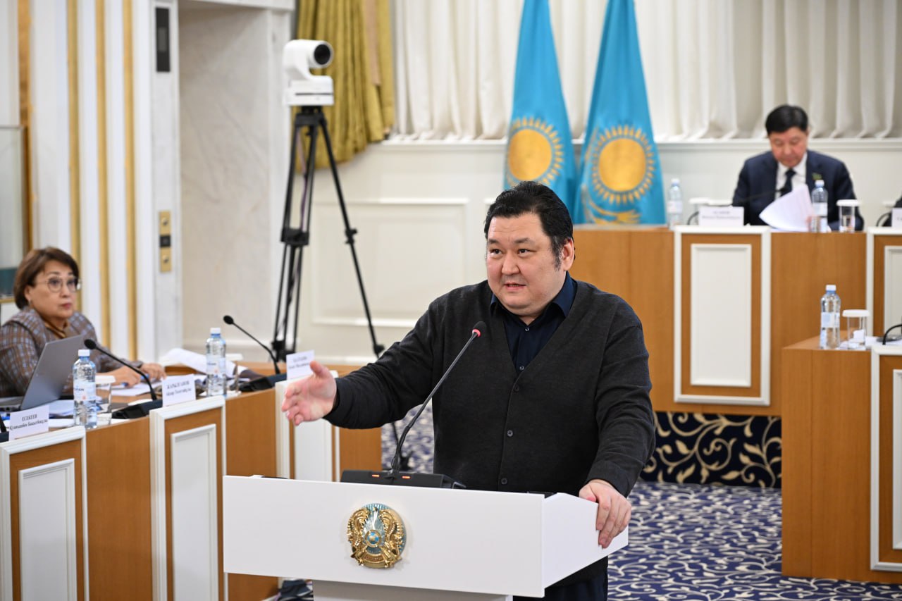 Саясаттанушы 1993 жылғы Конституцияны қайтаруға не кедергі екенін айтты