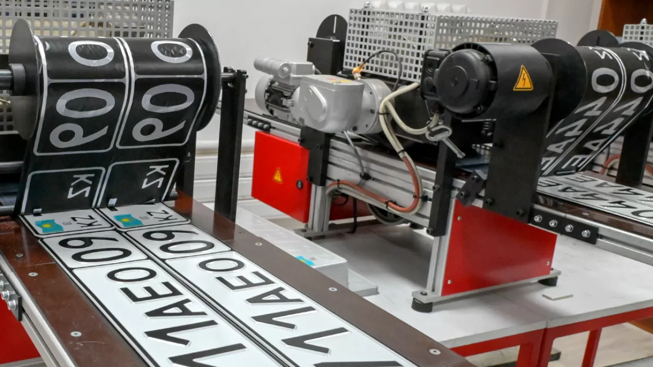 Көлік нөміріне тапсырыс бергенде қандай әріптерді таңдауға болмайтыны анықталды