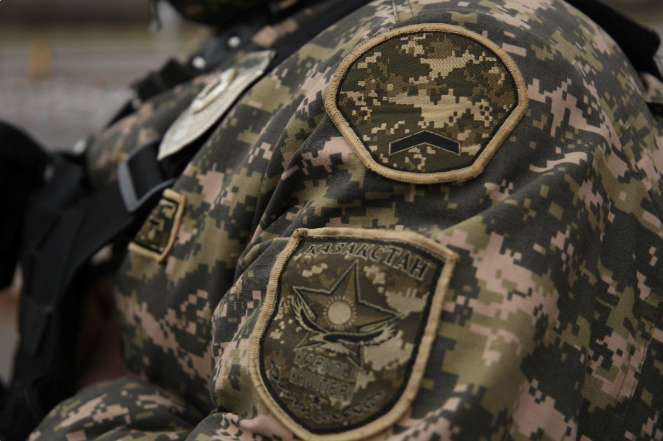 Жамбылдағы әскери бөлімде сарбаз соққыға жығылып, жақ сүйегі сынған