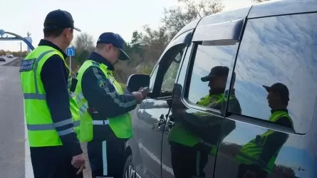 Toyota Alphard және басқа да оң рөлді көліктерге жолаушы тасымалына тыйым салынуы мүмкін