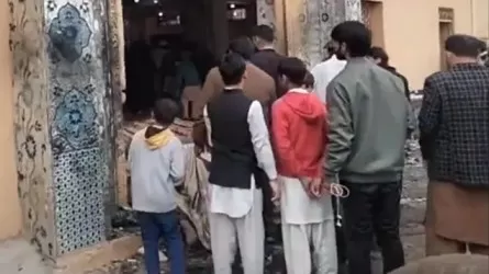 В Пакистане взрыв в мечети унес жизни 31 человека 