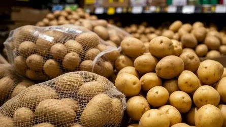 Китай заваливает Казахстан товаром, который у страны в избытке