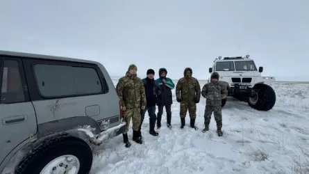 Метель и гололед: спасатели работали на трассах РК всю ночь 