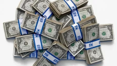 Доллар преодолел психологический рубеж в 500 тенге 