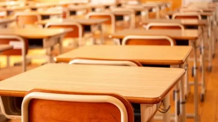 В Астане и шести областях школьники учатся онлайн из-за погоды