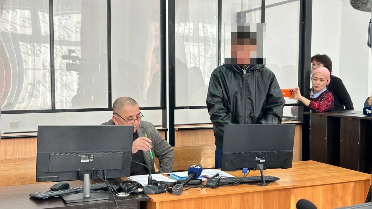 Qarakesek лақап атымен танымал әншіге сот үкімі шықты 