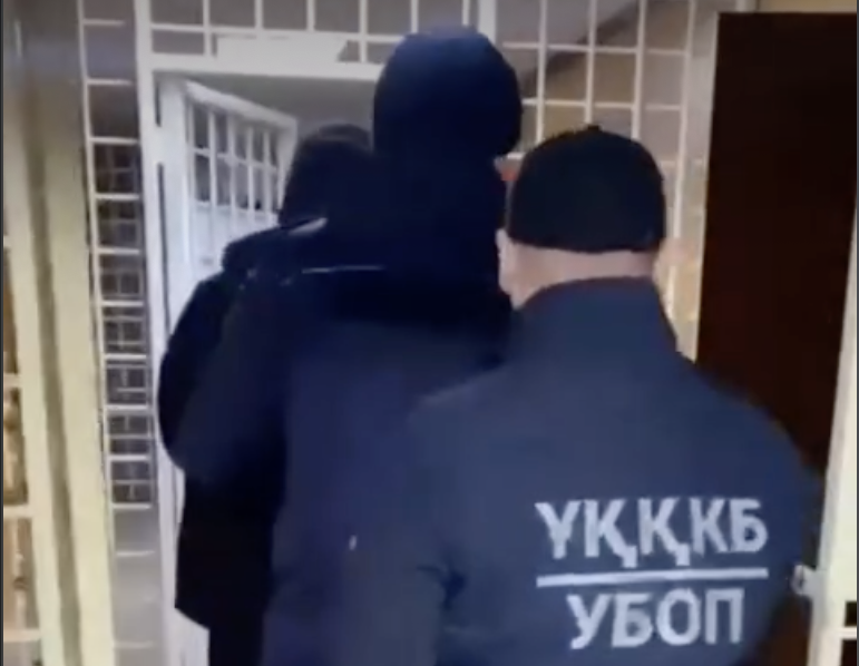 Атырауда АИТВ-ны қасақана жұқтырды деген күдікпен 2 адам ұсталды