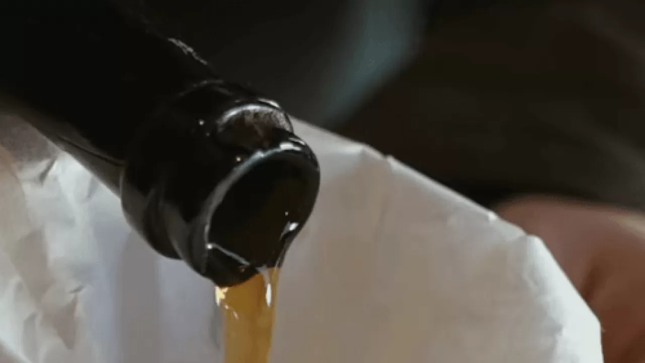 Археологическая сенсация: в США обнаружили бутылку алкоголя XIX века