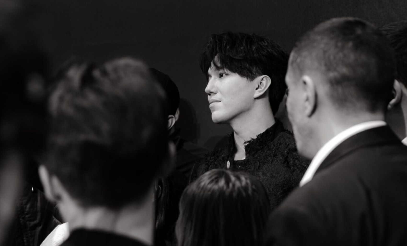 Димаш Құдайбергеннің "Voice Beyond Horizon" жобасы Түркістанда көрсетілді