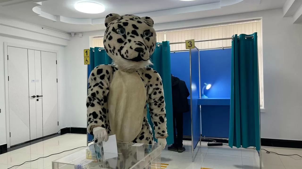 "Снежный барс" проголосовал на референдуме в Конаеве 