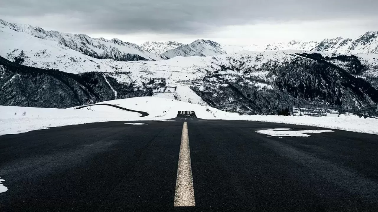 Трассы оживают: в каких регионах Казахстана сняли дорожную блокаду