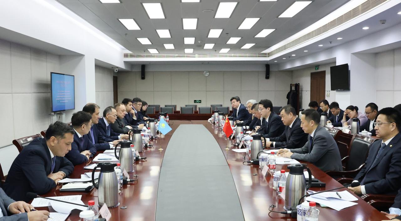 Қазақстан мен Қытай транзиттік дәліздерді дамытуға басымдық бермек