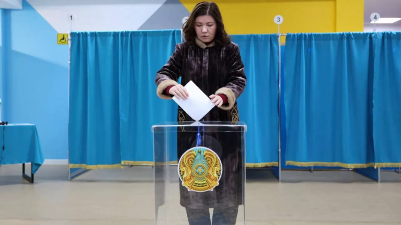 Жулдыз Сулейменова проголосовала на референдуме 