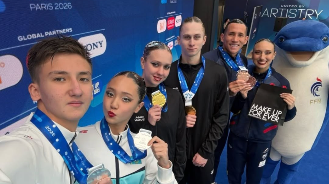 Казахстанские синхронисты взяли вторую медаль в Париже