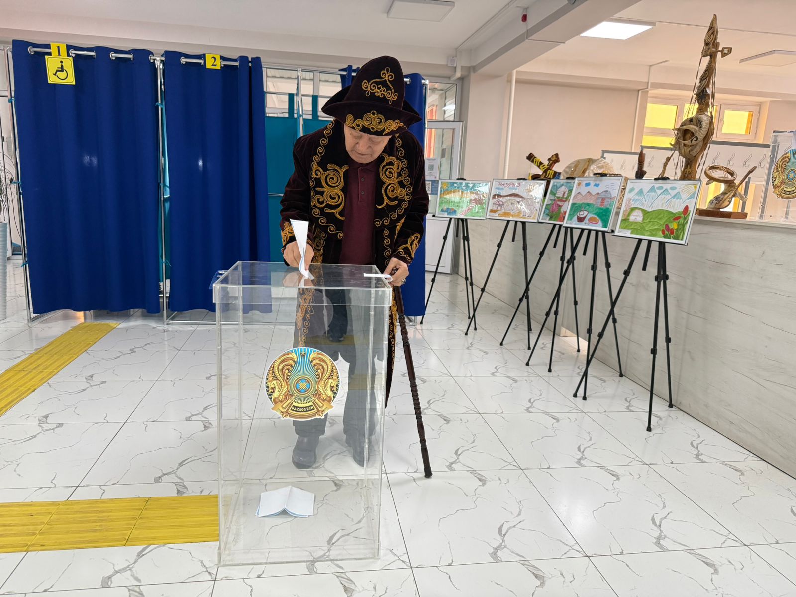 Жаңаталаптықтар референдумда белсенді дауыс бере бастады