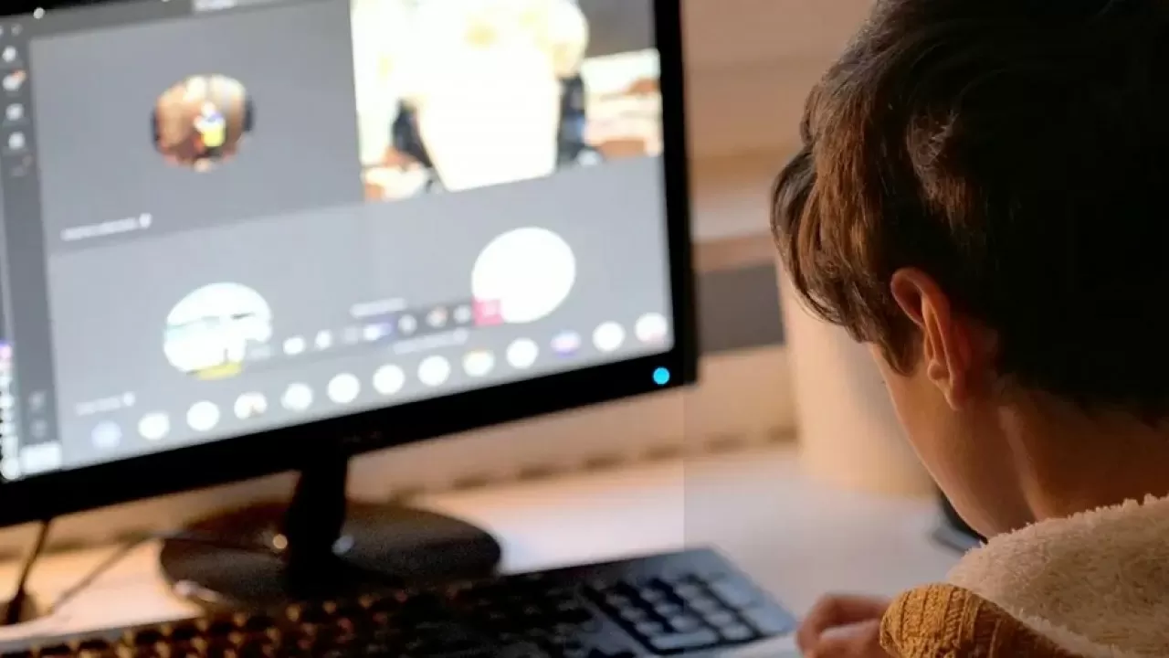 Вторая смена школьников Астаны остается дома 