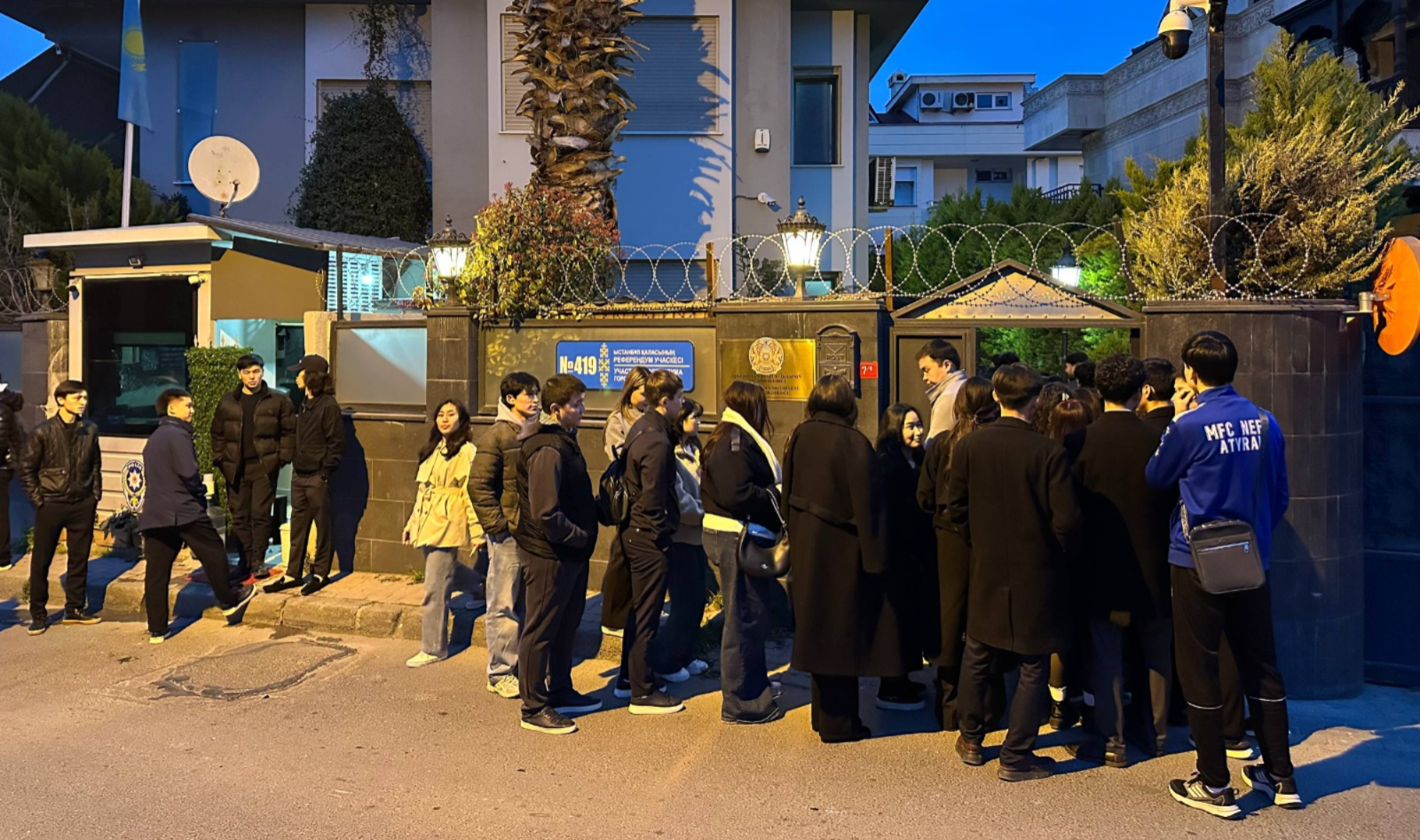 Әлемнің 40-тан астам елінде референдум учаскелері жұмыс істеп жатыр