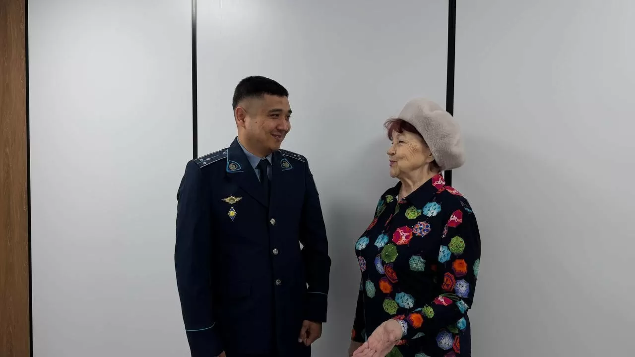 Полицейские спасли миллионы пенсионерки из ВКО 