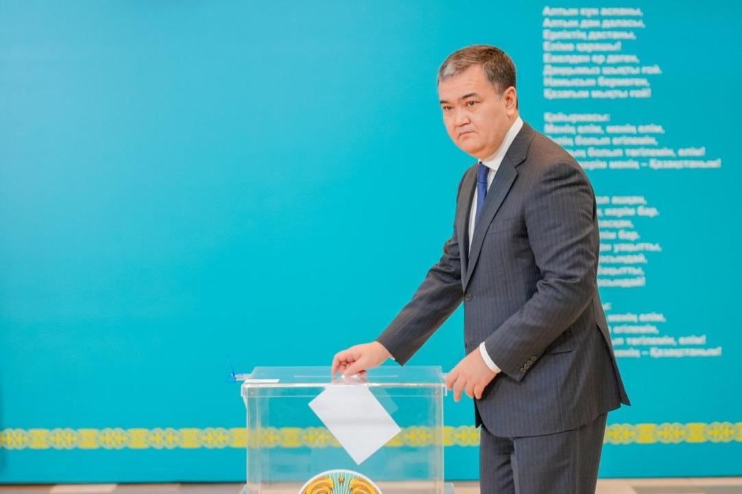 Астана әкімі референдумда дауыс берді