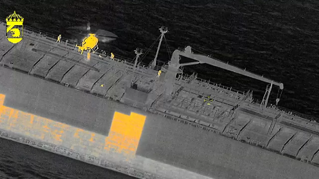 Танкер на пути в Россию остановили у берегов Швеции