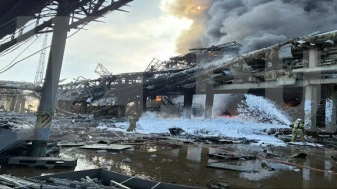 72 человека пострадали при взрыве на нефтегазохимическом заводе в Татарстане